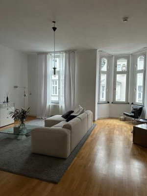 Luxuswohnung mit Terrasse in ansprechender Stadtvilla mitten im Bankenviertel gelegen!