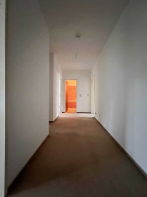 Lichtdurchflutete 3-Zimmer-Wohnung mit Loggia in Erlangen Büchenbach