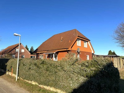 Idyllisches Einfamilienhaus mit großem sonnigen Grundstück und Weitblick