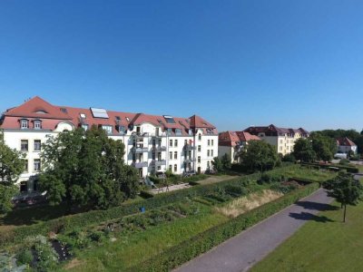 Wohnen in einem der schönsten Häuser direkt am Schloßpark Rastatt! 2,5 Zi + Wohnküche + Balkon + BAD