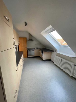 Ansprechende und sanierte 3-Zimmer-Dachgeschosswohnung in Roßtal