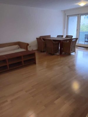 2-Zimmer-Wohnung mit Balkon und Einbauküche in Offenbach