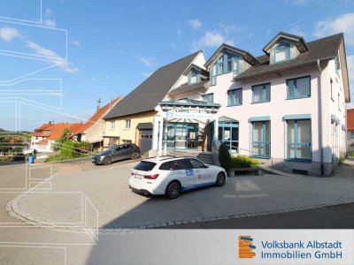 Gepflegte ehemalige Bank mit Wohnraumpotenzial