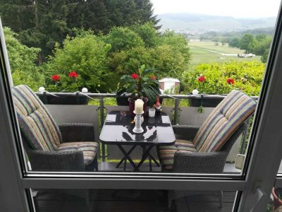 2 Zimmer Wohnung mit Balkon und Seitenterasse mit herrlichem Blick im Grünen