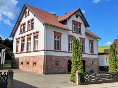 ***GERÄUMIGES STADTHAUS IN LÜTZELBACH MIT GROSSEM GARTEN***