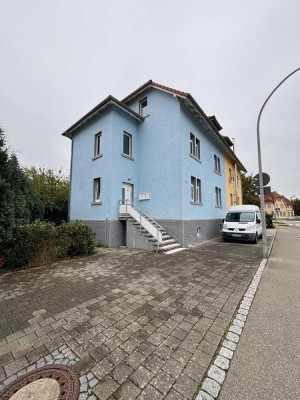 3.5 Zimmer Wohnung in zentral gelegenem 3 Familienhaus *Provisionsfrei*