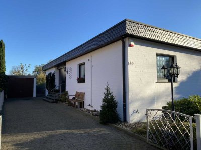 Schöner und  gepflegter Bungalow in bevorzugter Wohnlage in Meerbusch am Latumer See