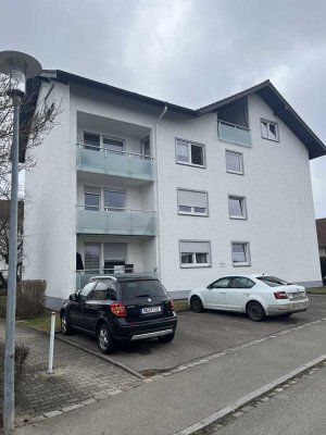 Modernisierte, schicke 2-Zimmer-Wohnung mit Einbauküche, Balkon und TG-Stellplatz in Weißenhorn