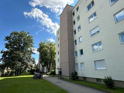 Gut geschnittene 4-Zimmer-Hochparterre-Wohnung mit West-Balkon in Germering