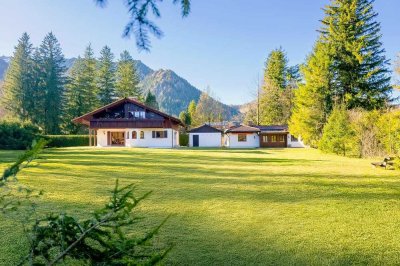 Ankommen in der Idylle. Traumanwesen am Schliersee mit Bergblick.