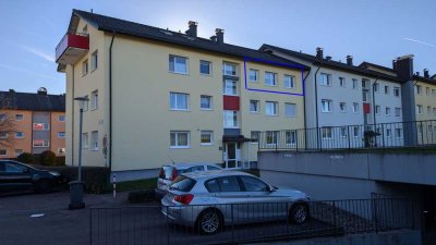 Sonnige 3 1/2 Zimmer-Wohnung mit Balkon und Stellplatz