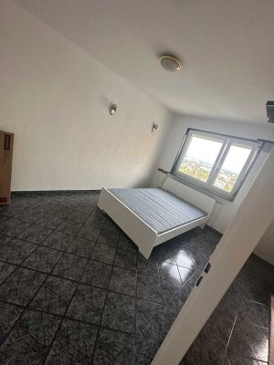 Erstbezug nach Sanierung: Stilvolle 2-Zimmer-Wohnung mit gehobener Innenausstattung in Erlangen