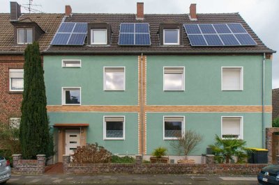 Provisionsfrei! Mehrgenerationenhaus in zentraler Lage von St. Tönis - Platz für Groß und Klein!