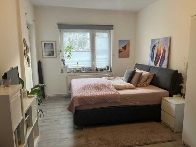 Teil-Untervermietung (01.04.25 - 31.03.26) in Hannover Vahrenwald - 28m2 Zimmer + Bad, Küche, Balkon