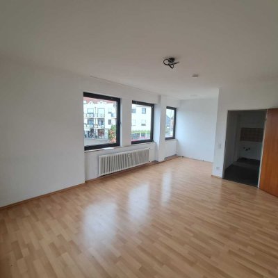 Nur Anfragen per E-Mail werden bearbeitet - keine Anrufe. Apartment in Bergisch Gladbach Herkenrath