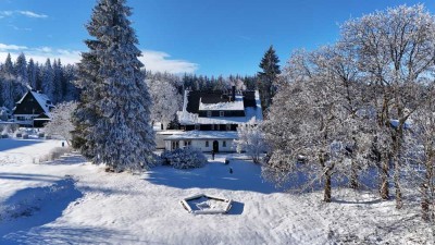 Idyllisch gelegene Villa in top Zustand auf herrlichem Grundstück (6.540 m²) in Eibenstock