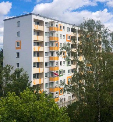 3 Zimmer Wohnung mit Loggia im 4. OG mit Aufzug