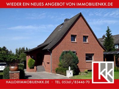 Renoviertes Einfamilienhaus mit Einliegerwohnung und schönem Garten in Hattorf