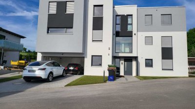 Neubauwohnung 3,5 Zimmer luxuriöse Innenausstattung mit Einbauküche in Sinsheim