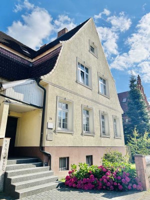 Top Lage - Mehrfamilienhaus - 3 Einheiten  - großes Grundstück, Grün, Garagen, Carport, Stellplätzen