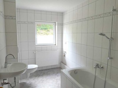 HELL und FREUNDLICH ! Schöne 3R-Wohnung + EBK in Grünhain-Beierfeld, ca. 69 m²