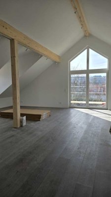 Erstbezug 2,5-Raum-DG-Wohnung mit gehobener Innenausstattung in Peißenberg