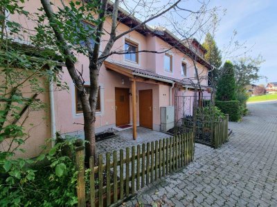 Gemütliches Reihenhaus mit Garten, Balkon und 2 TG-Stellplätzen