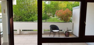 Helle 2,5 Zimmer-Etagenwohnung Balkon Blick ins Grüne Manosquerviertel LE