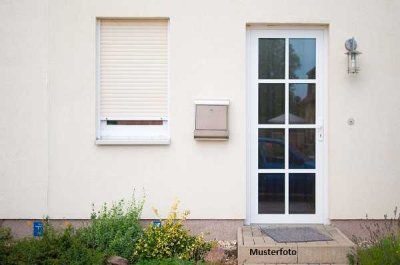 Einfamilienhaus mit Garage und Carport - provisionsfrei