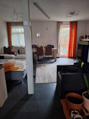 Helle, gut geschnittene 1-Zimmer-Wohnung mit Gartenanteil und Stellplatz inklusive in Oggenhausen