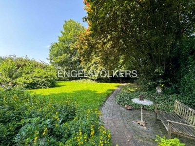 Historisches Herrenhaus in Alleinlage mit Obstwiese und altem Deich – Objekt mit großem Potenzial!