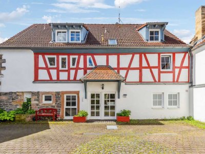 Traumoase in Florstadt! Haus im Haus mit ca. 220 m² Wohnfläche! Traumgarten mit großem Schwimmteich!