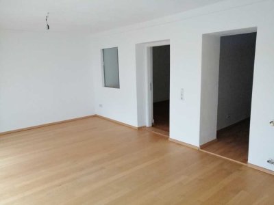 *** RESERVIERT *** 
4-Zimmer Altbauwohnung in begehrter Lage!