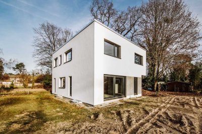 Stattliche Ausbau-Villa mit Keller vor den Toren Berlins