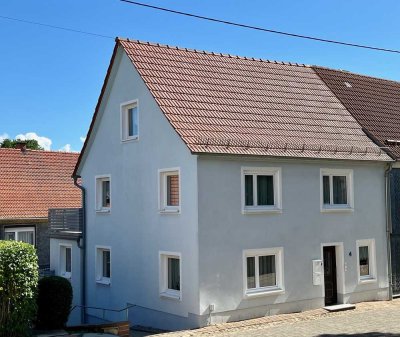 Auch für Anleger interessant! - Zweifamilienhaus mit Einliegerwohnung in Wümbach - Nähe A 71