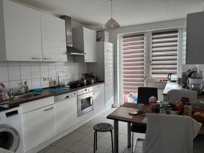 Helle 3 Zimmerwohnung mit Balkon und Einbauküche in Düren - Stadtnah!