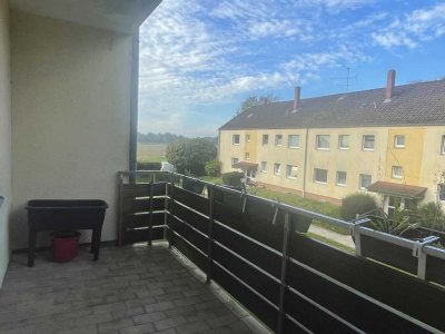 ***Für Sie frisch renoviert*** 3 Zimmer mit Balkon