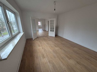 frisch-sanierte 4-Zimmer-Wohnung mit Einbauküche in Zentrumsnähe Rendsburgs