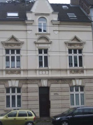 Schöne 2,5 Zimmer-Altbauwohnung in Mülheim