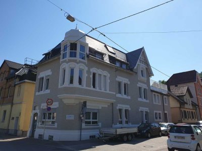 Sehr schöne Wohnung mit vier Zimmern, großer Dachterrasse und Einbauküche in Feuerbach