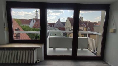 1-Raum-Wohnung mit Balkon und EBK in Augsburg