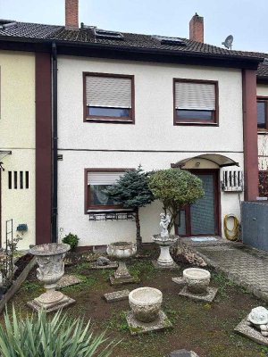 Schönes gepflegtes Reihnenmittelhaus mit Garten und Garage in ruhiger und zentraler Lage