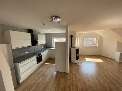 Helle 4-Zimmer-Wohnung mit Balkon und Garage in zentraler Lage von Waghäusel