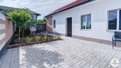 Traumhafter Bungalow - modern renoviert!