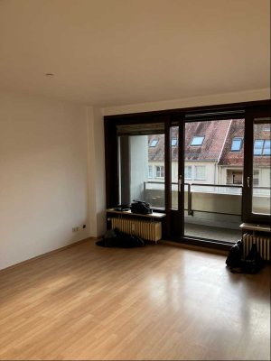 *frisch renovierte 2-Zimmer Maisonette mit Balkon am Hauptmarkt*