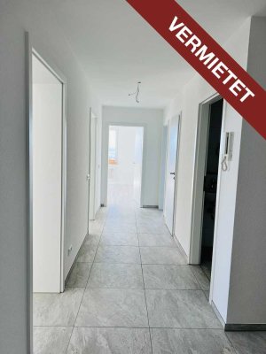 VERMIETET! Großartiger Weitblick in komplett entkernter und frisch renovierter 4-Zimmer-Wohnung!