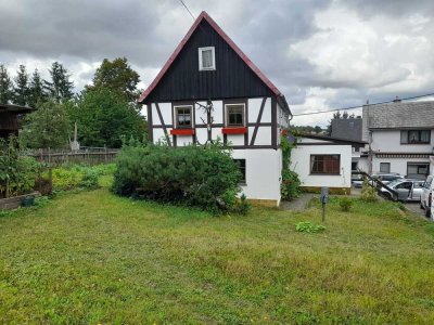 Preiswertes kleines gemütliches Einfamilienhaus mit EBK und schönem Garten