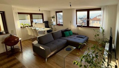 Heusteigviertel/Dobel - Zentrale, helle 2,5-Zimmer-Wohnung mit Balkon, WiGa, Garage und Top-Aussicht