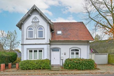 Charme mit Stil und Potential -  aus Zwei- mach Einfamilienhaus