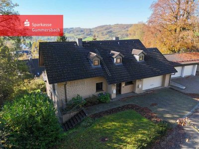 Exklusives Einfamilienhaus mit Einliegerwohnung und atemberaubendem Fernblick!